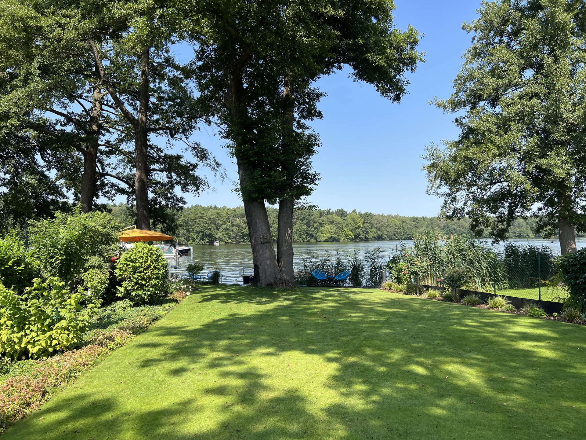 Gartenansicht mit Seeblick – Designvilla Niederlehme am Großen Zug, Königs Wusterhausen